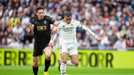 César Tárrega y Kylian Mbappé César Tárrega y Kylian Mbappé