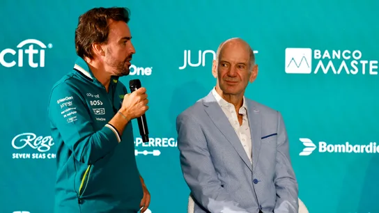 Adrian Newey y Fernando Alonso en la presentación de Aston Martin Adrian Newey y Fernando Alonso en la presentación de Aston Martin