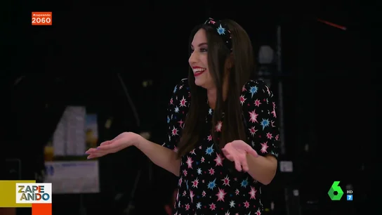 ¿Por qué la primera foto de Maya Pixelskaya en su móvil es de un pollo descuartizado? Así lo explica en directo ¿Por qué la primera foto de Maya Pixelskaya en su móvil es de un pollo descuartizado? Así lo explica en directo