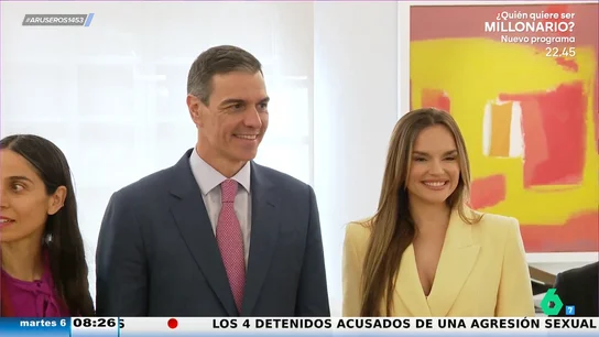 El encuentro viral de Melody con Pedro Sánchez antes de cantar 'Esa diva' en Eurovisión El encuentro viral de Melody con Pedro Sánchez antes de cantar 'Esa diva' en Eurovisión